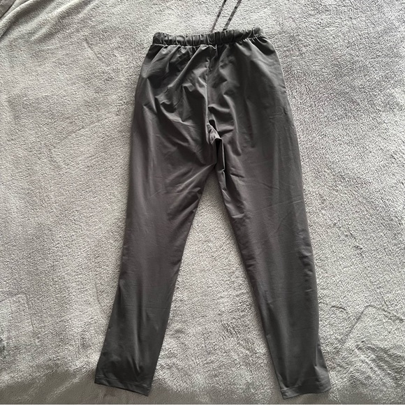 Uniqlo Pants 🤍 - Picture 8 of 9